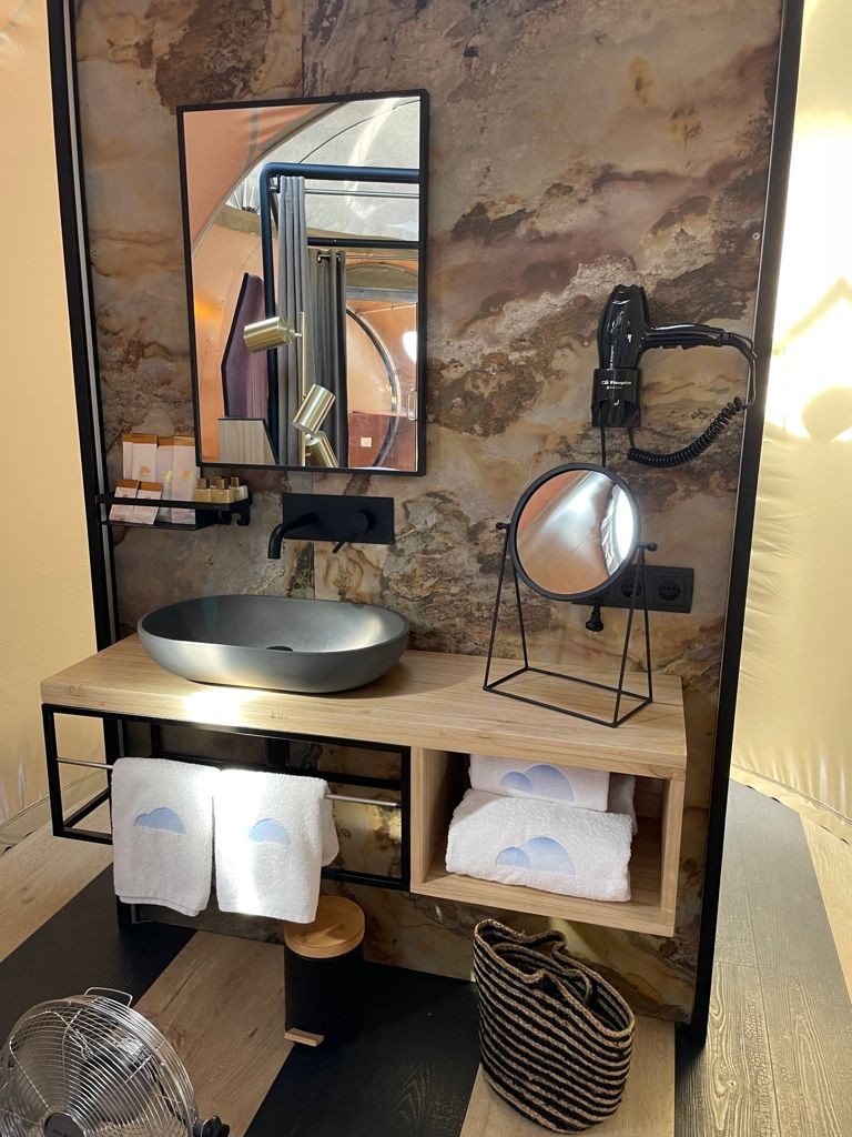 Glamping Con Piscina: Burbuja Presidencial Neptuno
