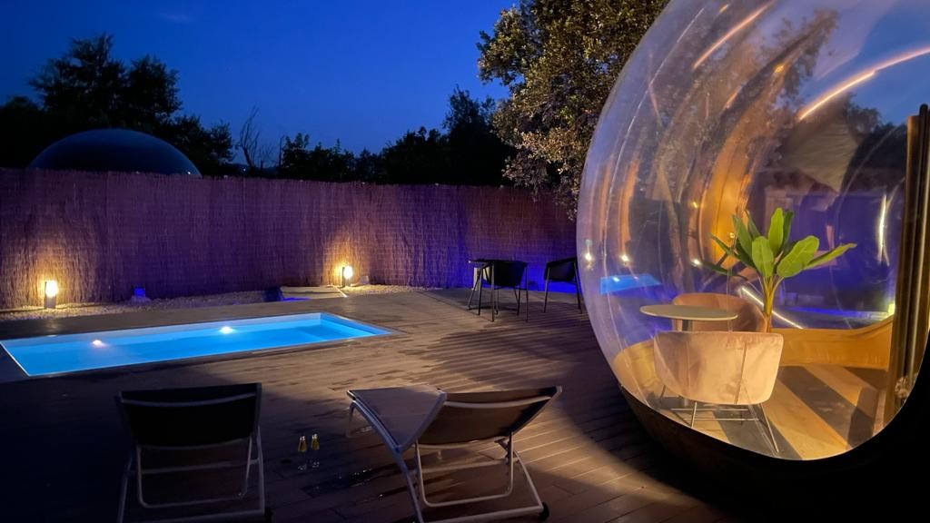 Glamping con piscina burbuja Presidencial Neptuno
