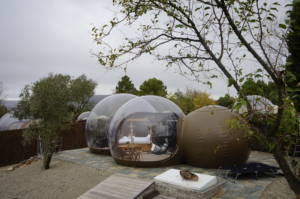 Pasar una noche en una burbuja en Navidad: una experiencia llena de magia